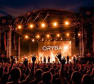 Show em palco com a marca Oryba